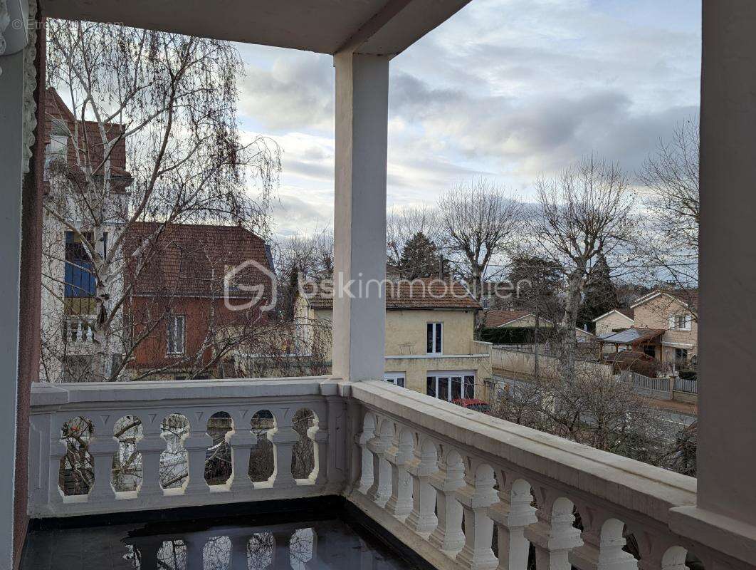 Maison à MONTROND-LES-BAINS