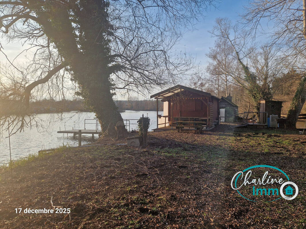Terrain à LONGPRE-LES-CORPS-SAINTS