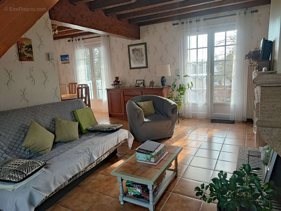 Maison à SAINT-JEAN-DE-BRAYE