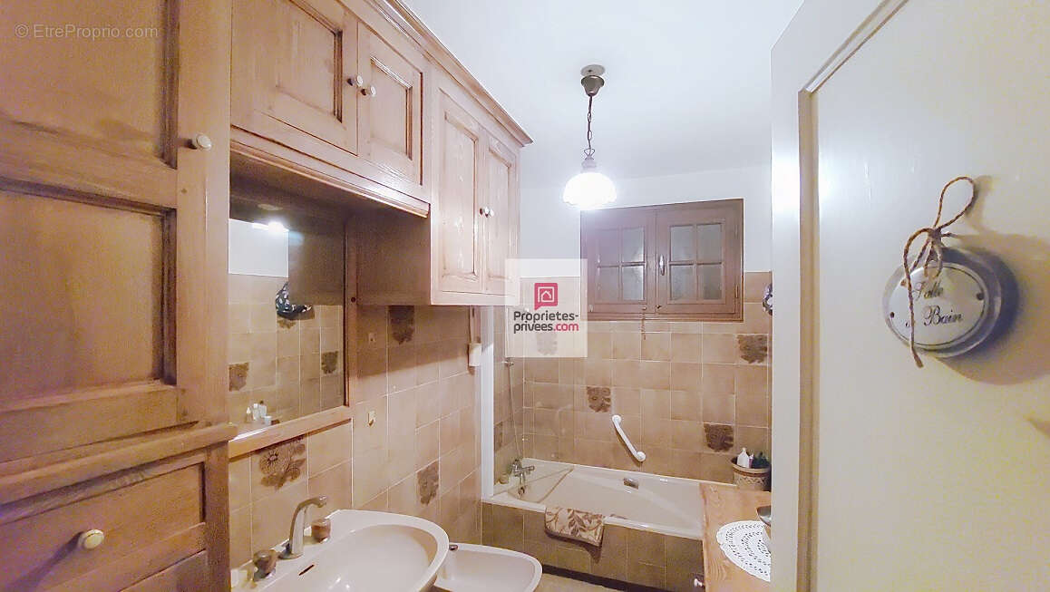 Maison à ROUFFIGNAC-SAINT-CERNIN-DE-REILHAC