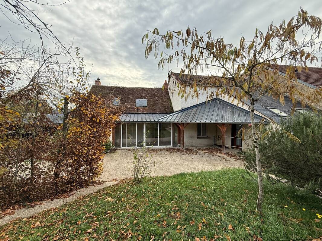 Maison à MONTGIVRAY