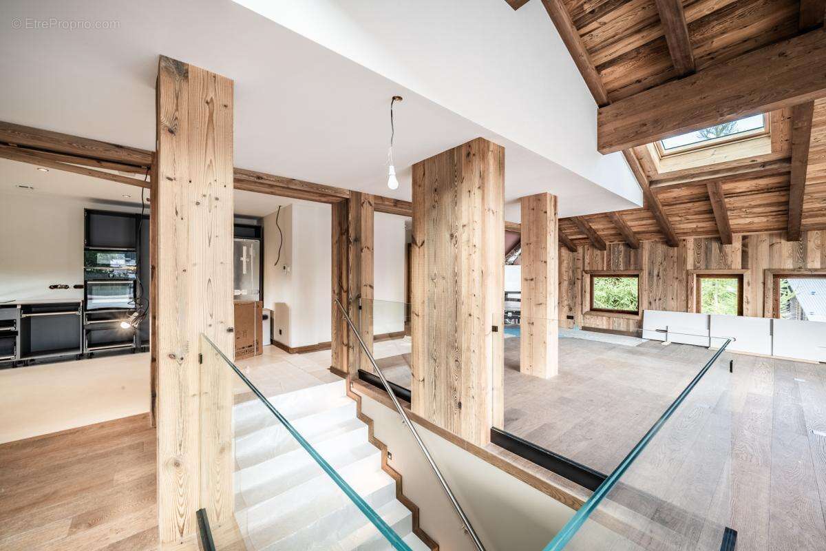 Luxueux chalet neuf en plein cœur des Gets - photo 11
