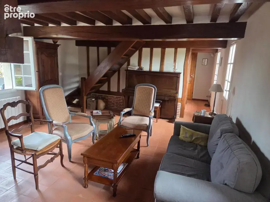 Maison de charme de 100 M2, 5 pièces 3 chambres avec une piscine et annexe sur un terrain de 4700 M2 à BONNEVILLE LA LOUVET (14) - photo 11