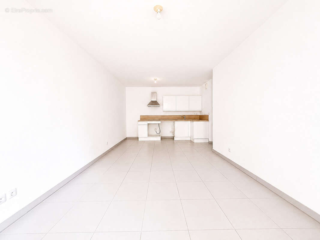 À VENDRE - T3 avec jardin 80 m2 et parking - photo 6