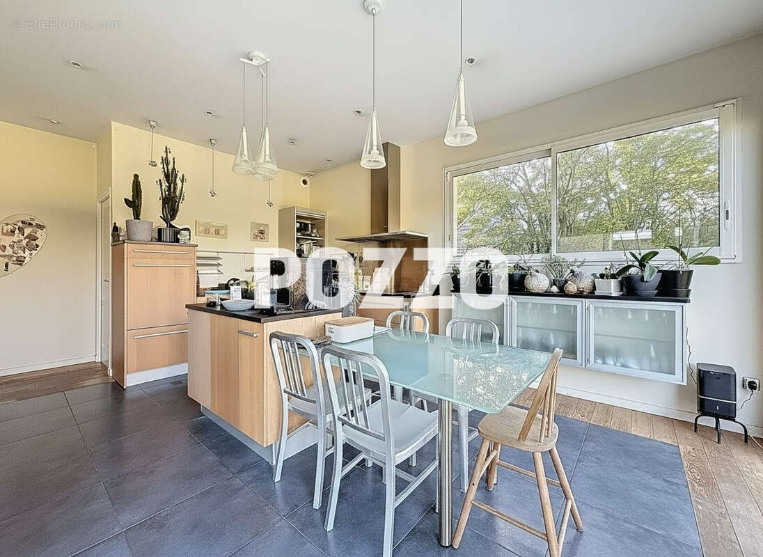 Maison à DONVILLE-LES-BAINS