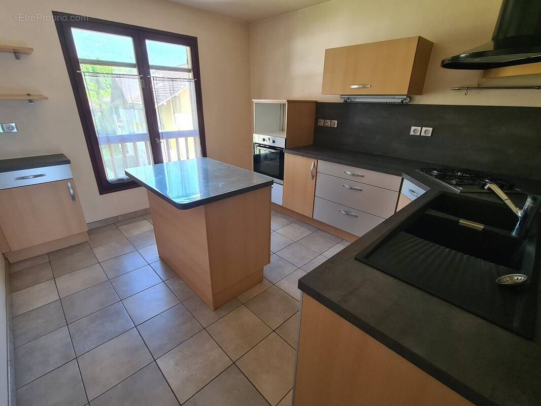Appartement à GILLY-SUR-ISERE