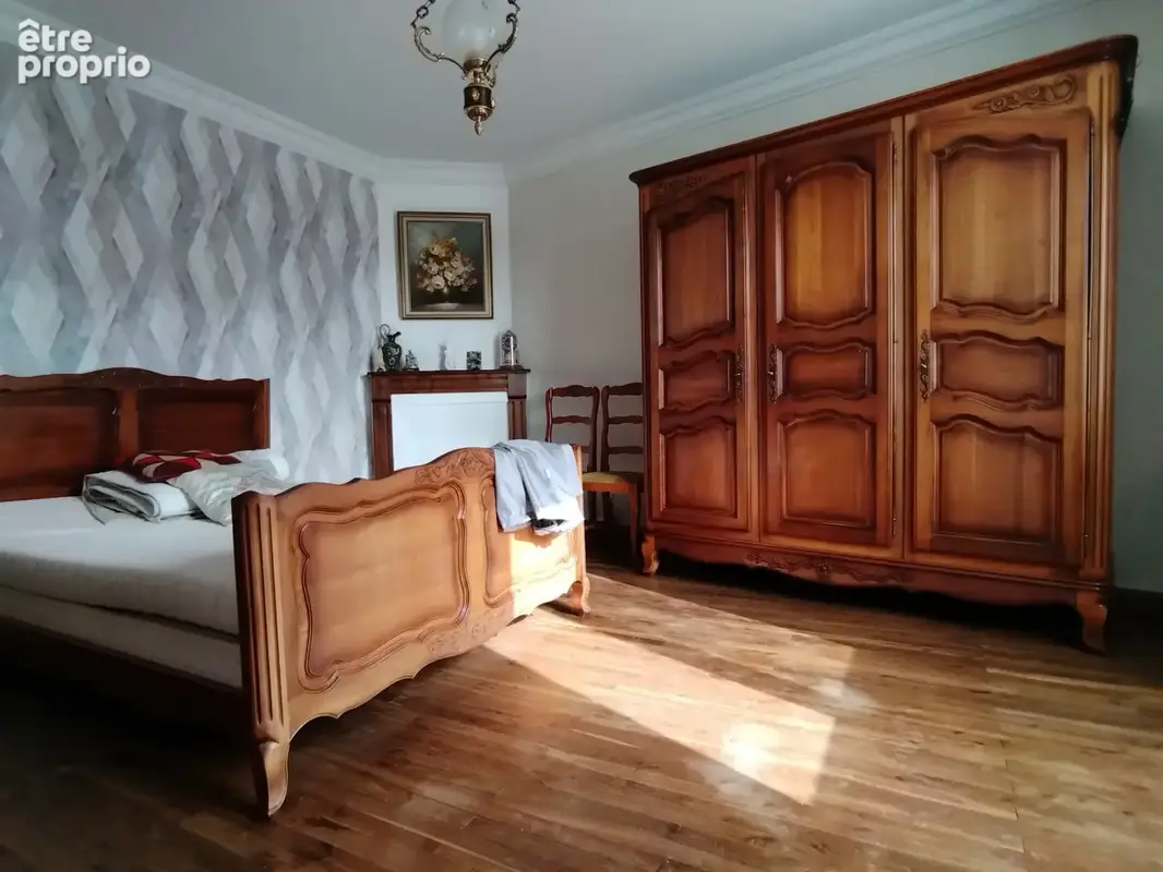 Maison familiale avec dépendances et terrain - photo 6