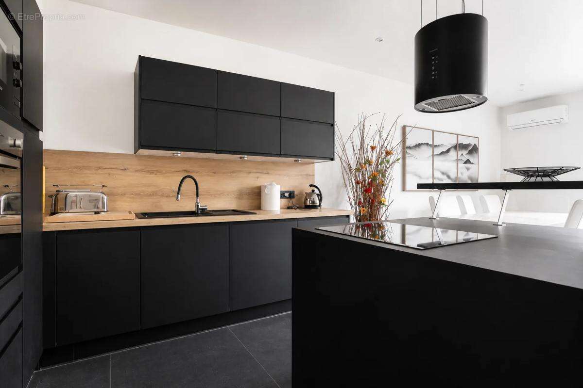 Maison rénovée de 285 m² avec 3 logements à Tourcoing - photo 3