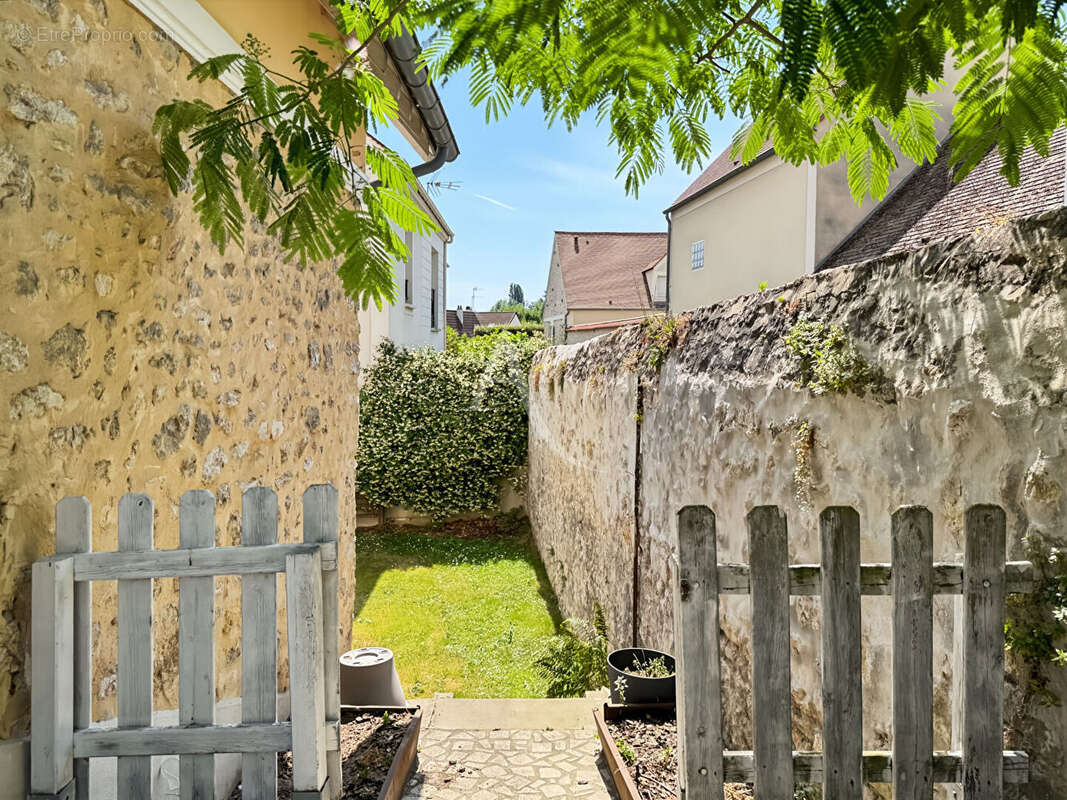 Maison à ETAMPES