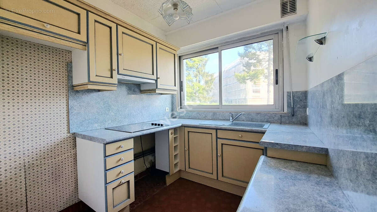 Appartement à EZANVILLE