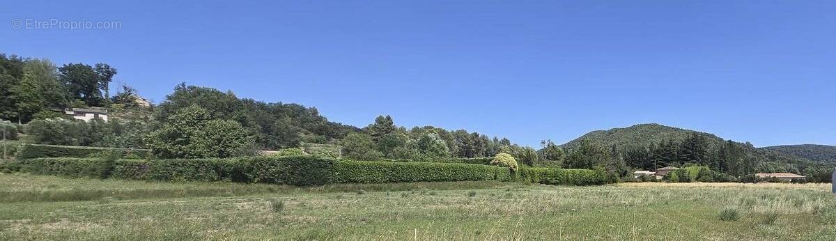 Terrain à SALERNES