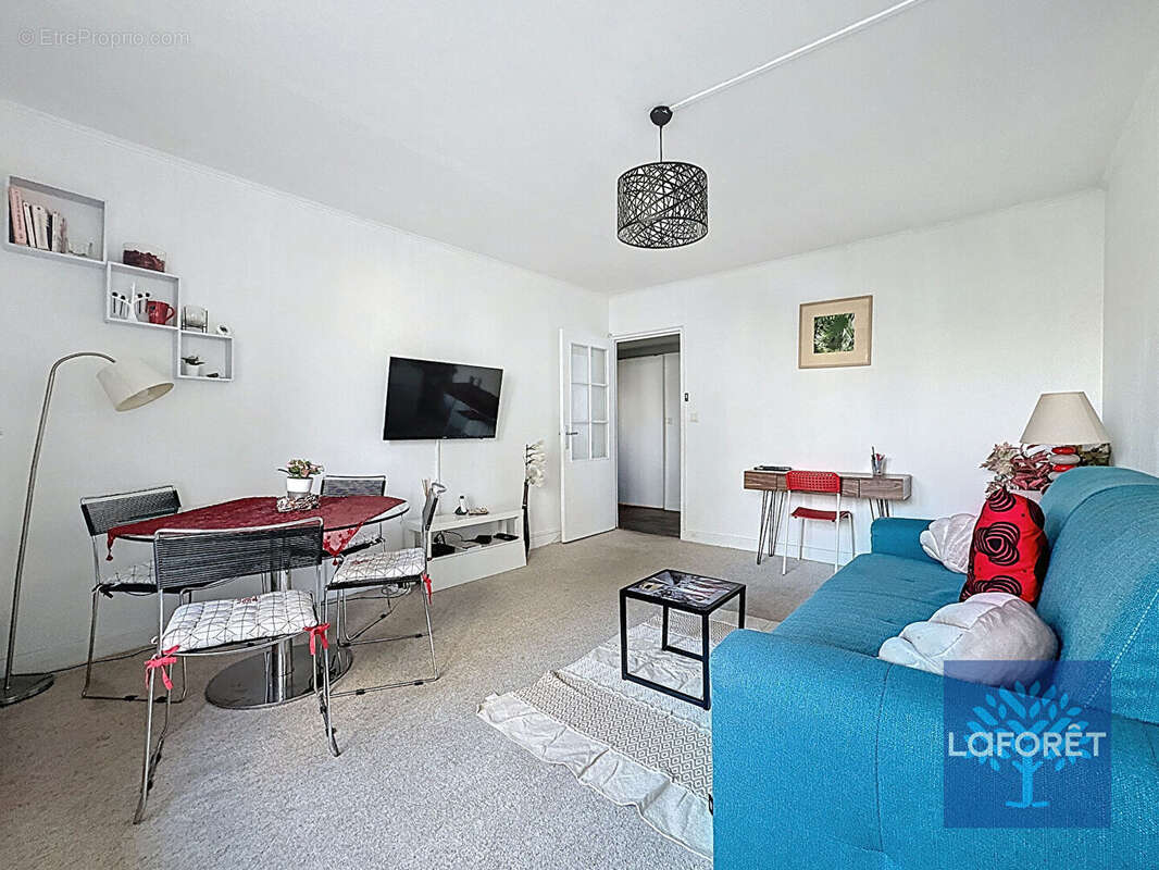 Appartement à CHILLY-MAZARIN