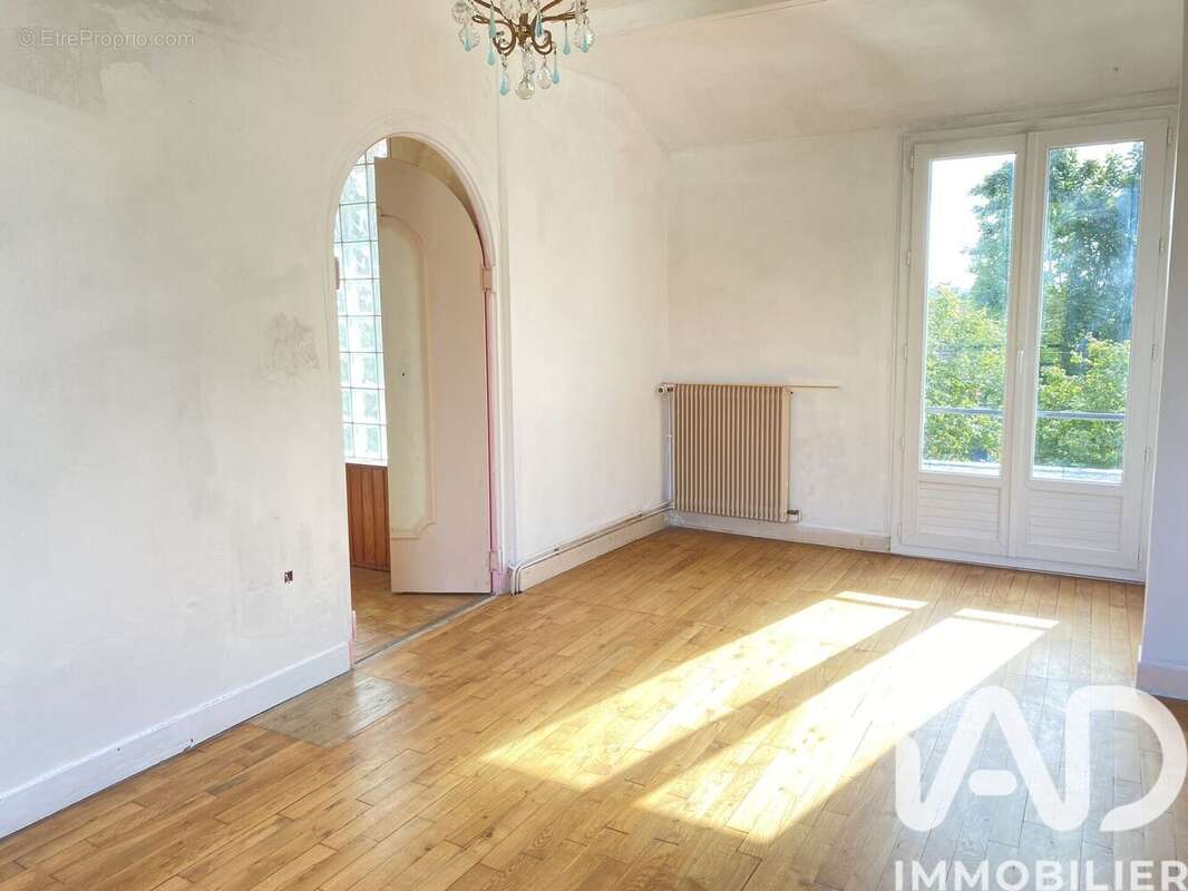 Photo 8 - Maison à SURESNES