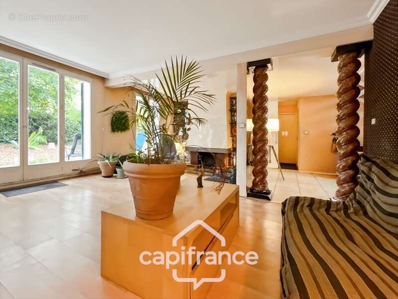 Maison à VILLECRESNES