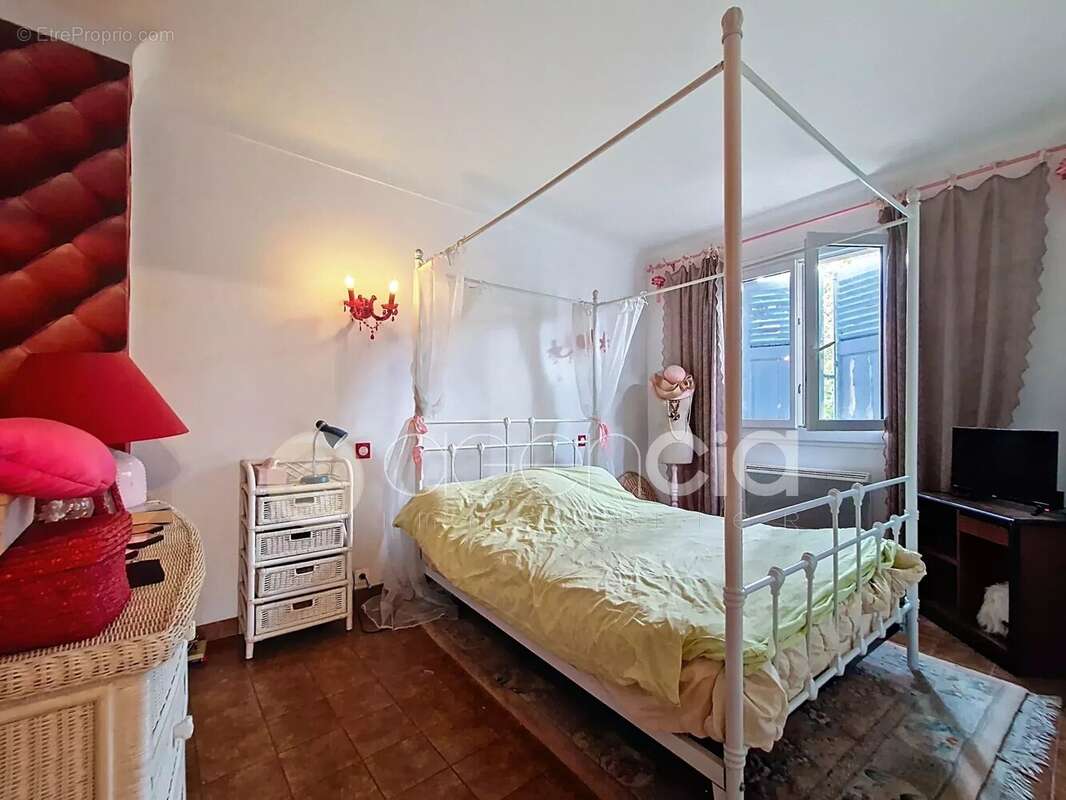 Belle villa divisée en 2 appartements à Peymeinade - photo 12
