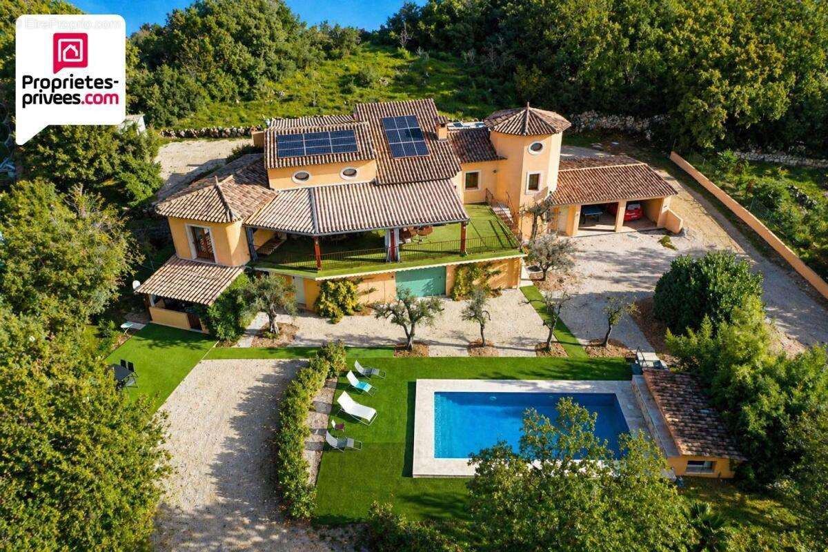 PROPRIETE  9 pièces 249 m2 avec Annexes, Piscine et terrain paysager de 4000 m2 - photo 2