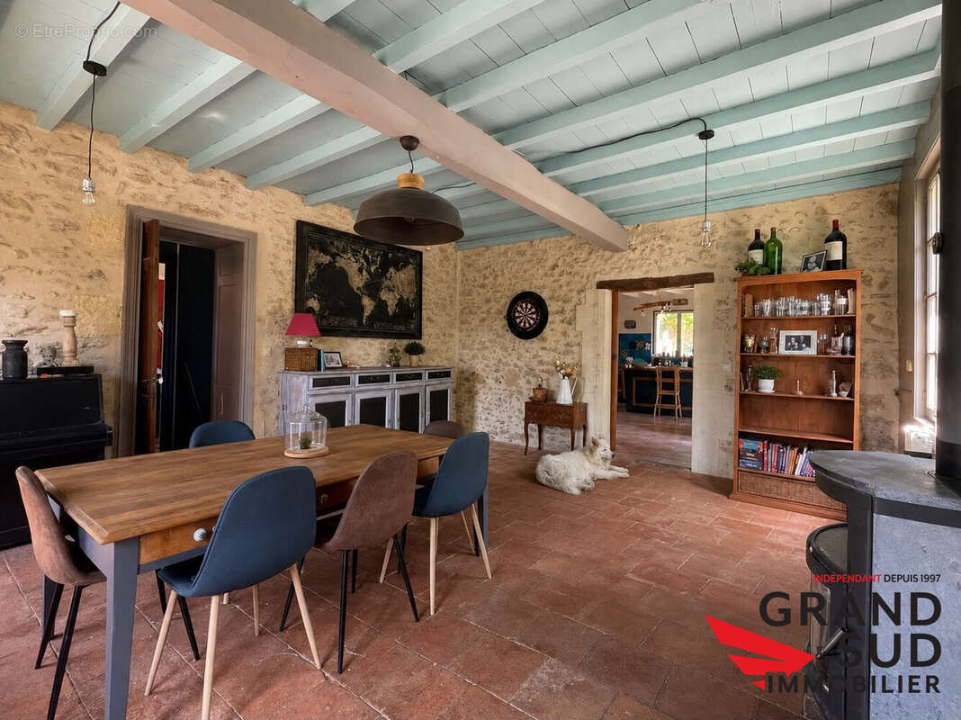 Maison 244 m² à Saint-Selve  - photo 3