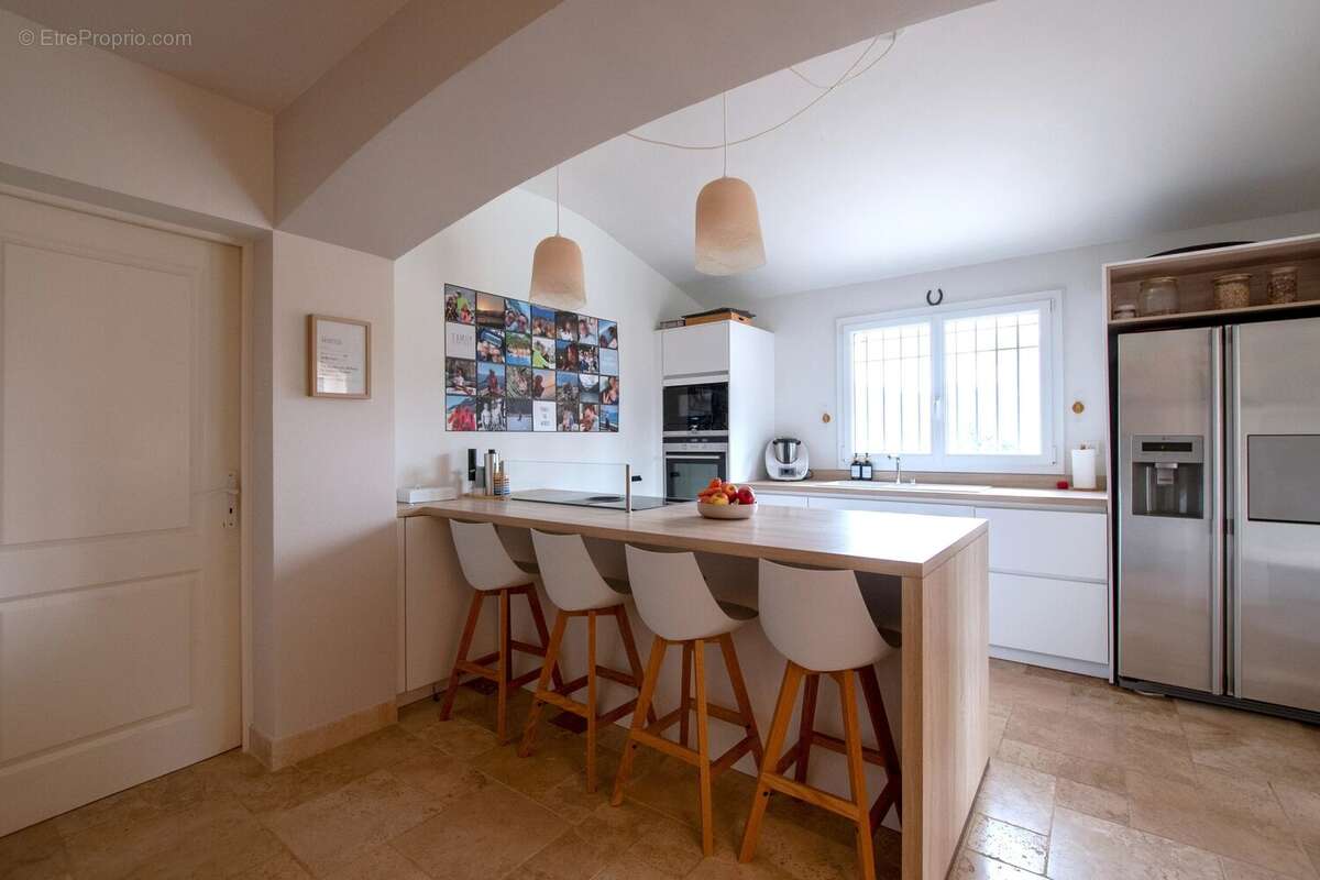 Maison à CHATEAUNEUF-GRASSE