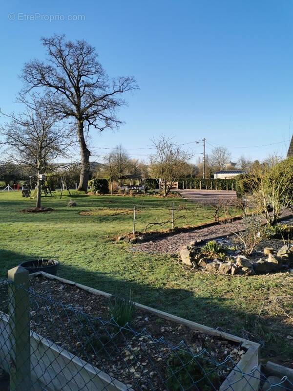 Terrain à VILLERS-BOCAGE