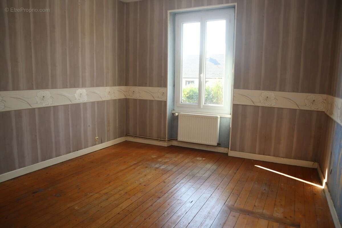 Maison 115 m² à Gy-Les-Nonains  - photo 4