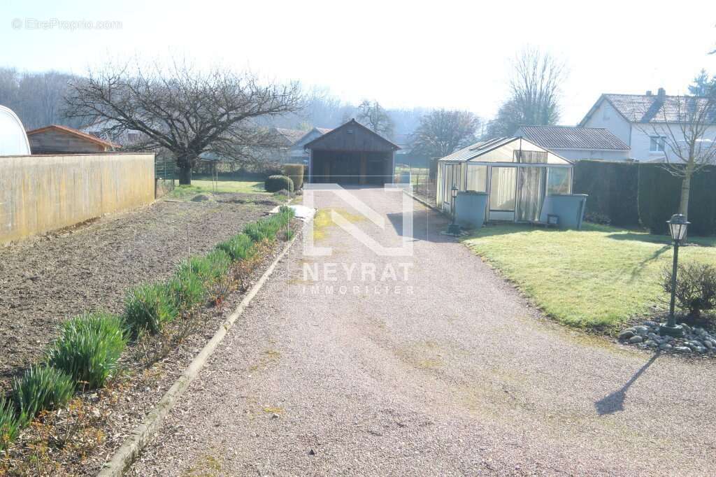 Maison à PIERRE-DE-BRESSE