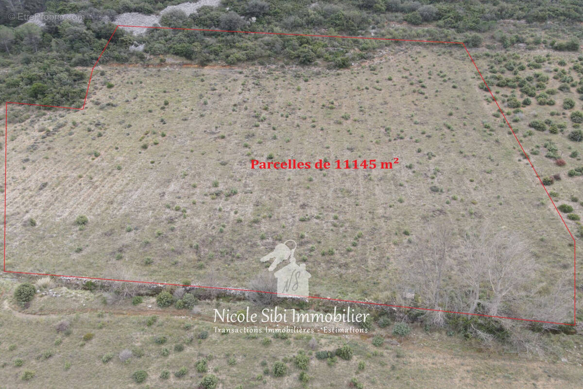 Terrain à ESTAGEL