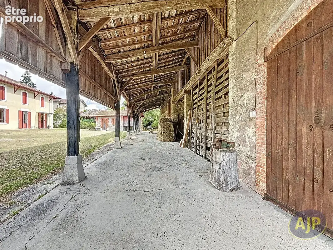 Propriété Salles - photo 1