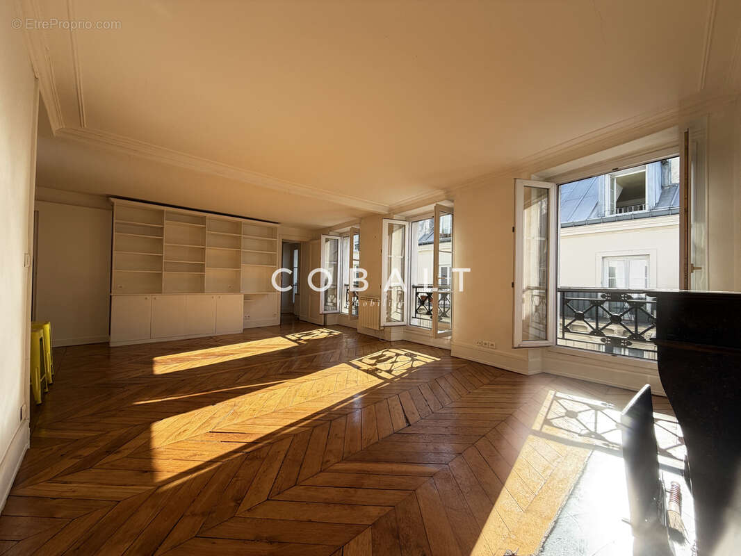 Appartement 3 pièces + cave + grenier - photo 2