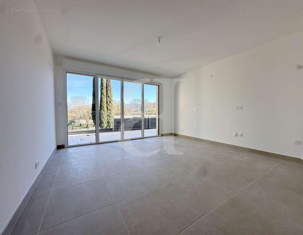 Appartement à L'ISLE-SUR-LA-SORGUE