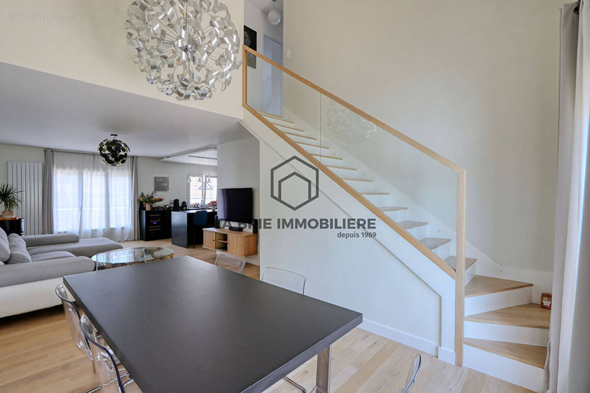 Maison à VILLECRESNES