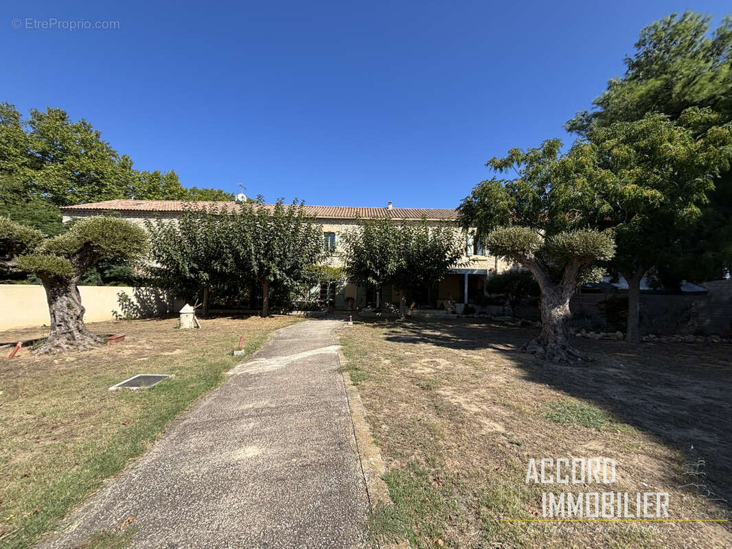 Vinassan ! Maison vigneronne de prestige de 300m2 sur 5000m2 de terrain clos - photo 12