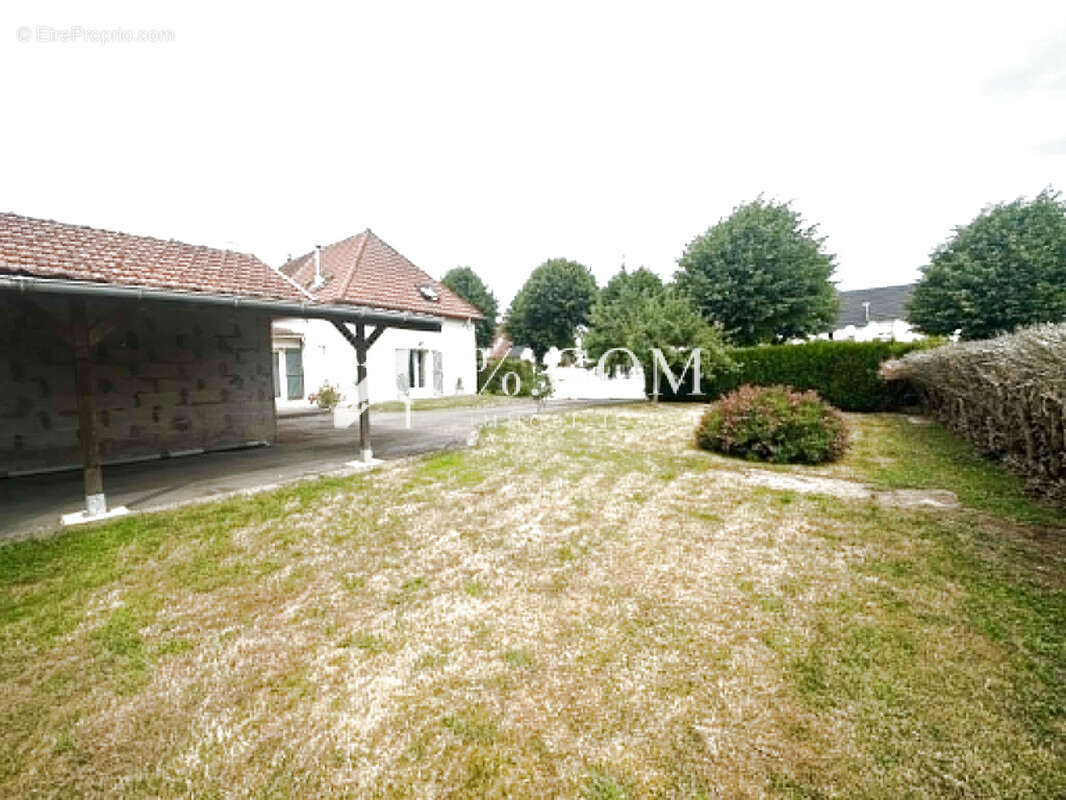 Maison à CHARMES