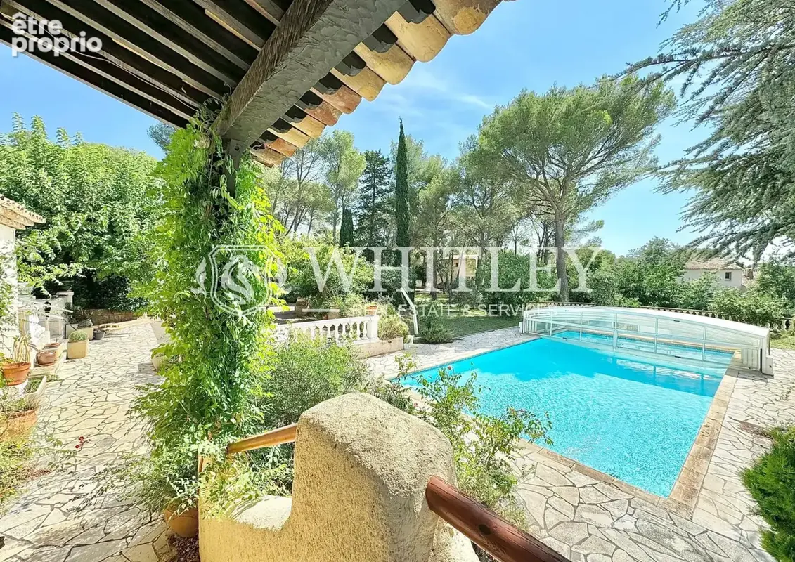 Villa rare à la vente avec grand terrain de plus de 5000 m2 et piscine - photo 2