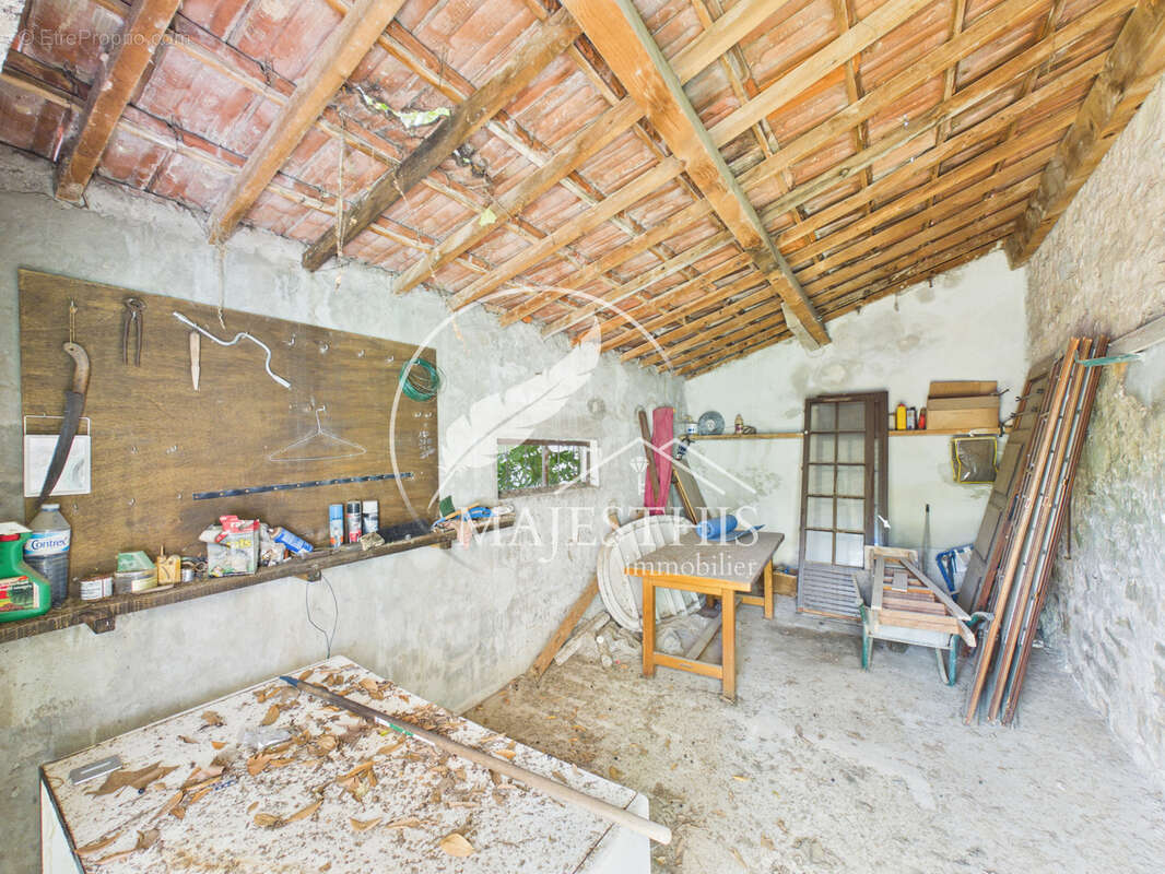 PUGET-VILLE - MAISON VILLAGE - T5 + Jardin et une parcelle avec garage et abri - photo 15