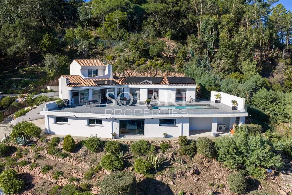 Maison à MANDELIEU-LA-NAPOULE