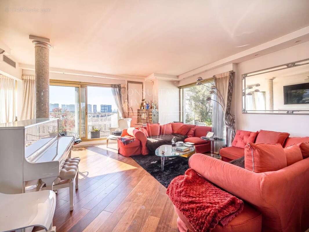 Appartement à PARIS-16E