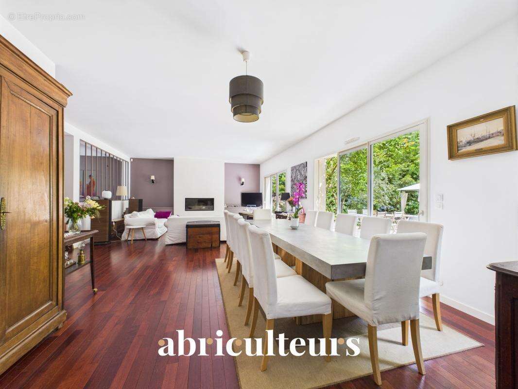 Magnifique maison contemporaine avec jardin paysager et piscine en vente à l'Étang-la-Ville (78620) - photo 6