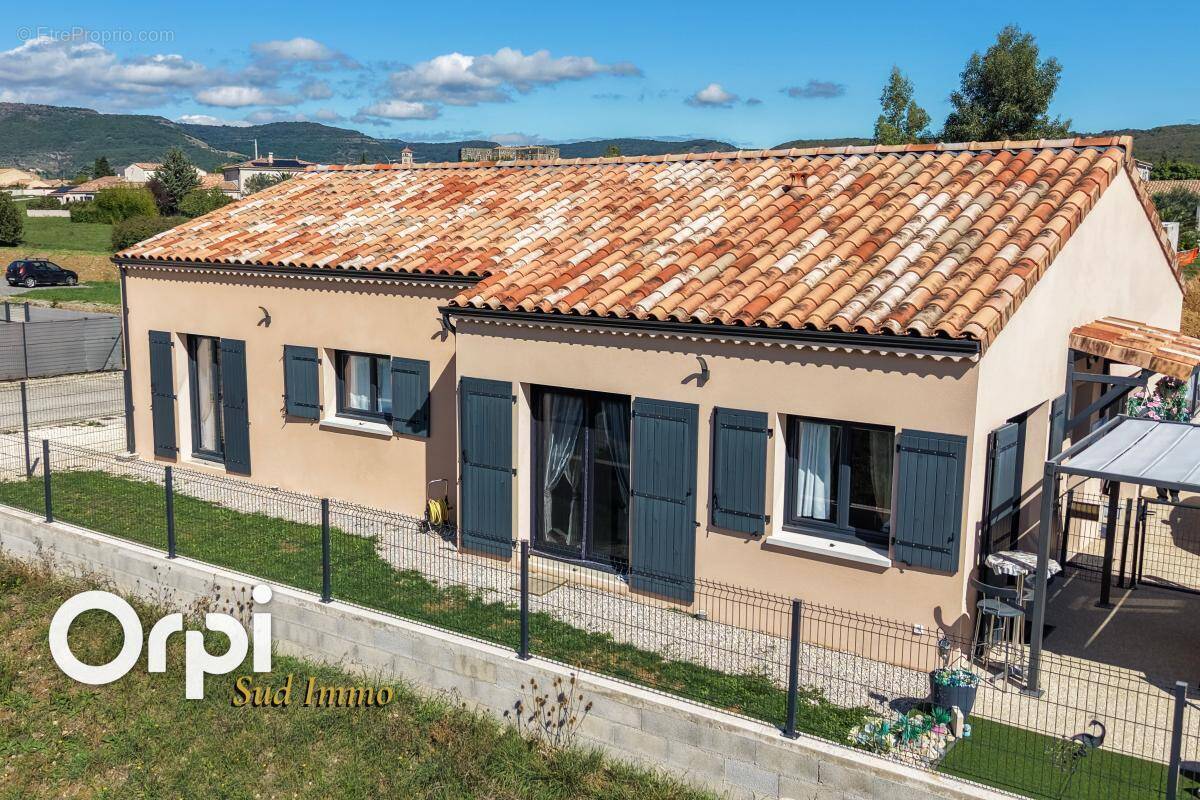 Maison à ALBA-LA-ROMAINE