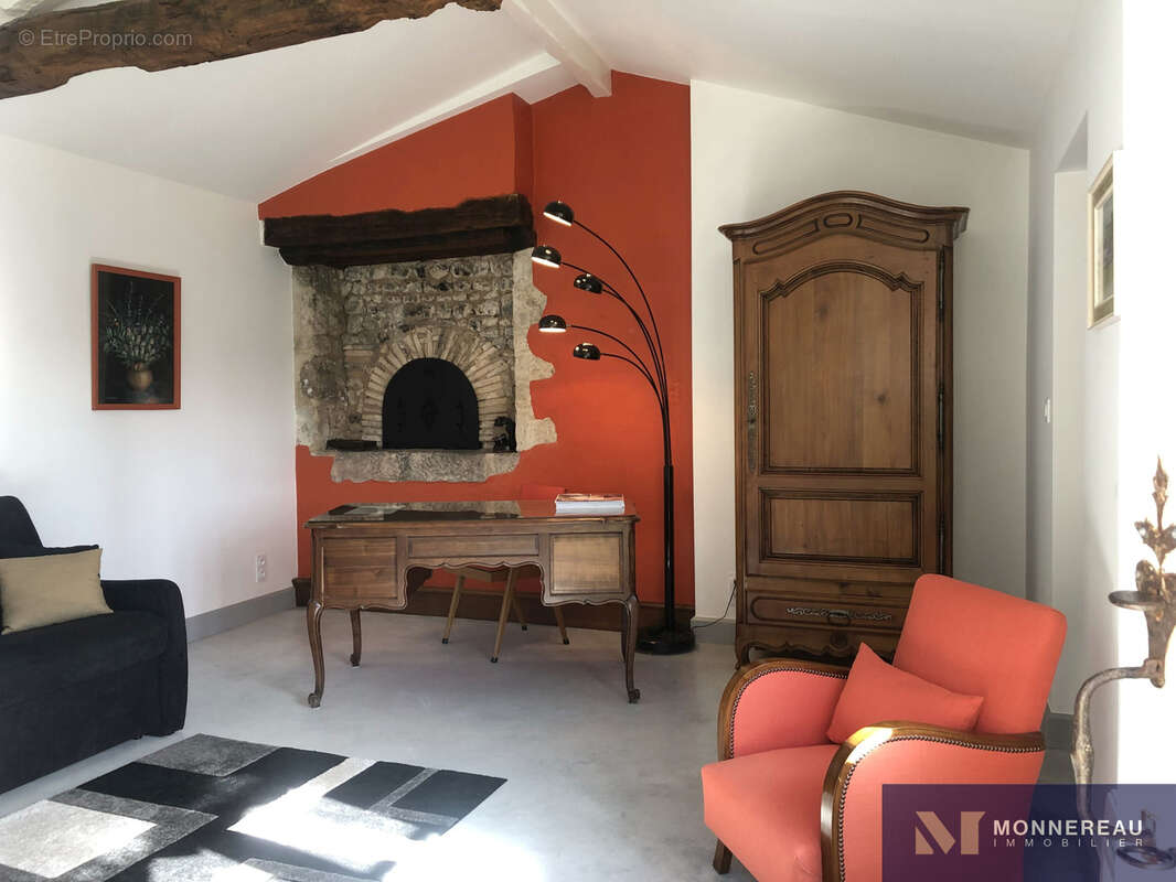 Maison à BRIE-SOUS-BARBEZIEUX