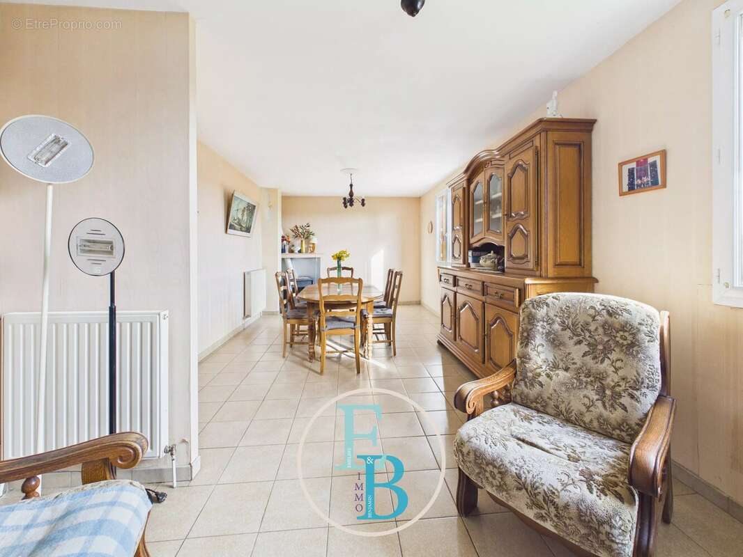 Maison à BRETTEVILLE-SUR-LAIZE