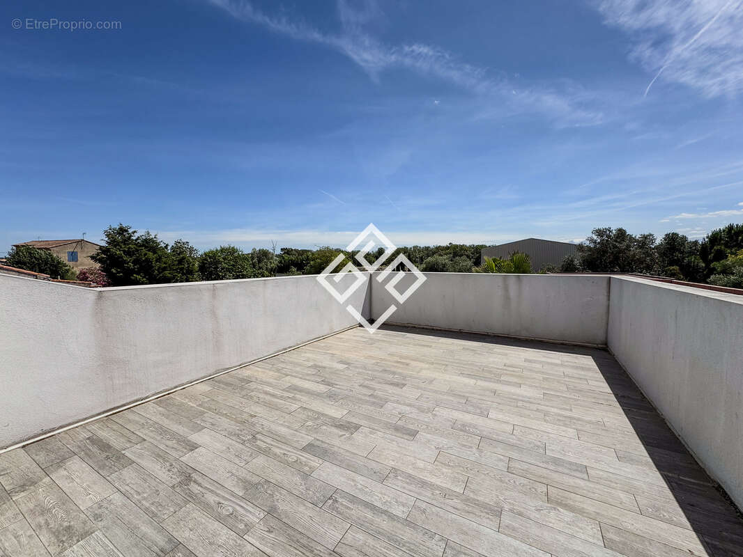 LUCIE - Villa de Standing avec Piscine, Jacuzzi, Pool House & Dépendances - photo 17