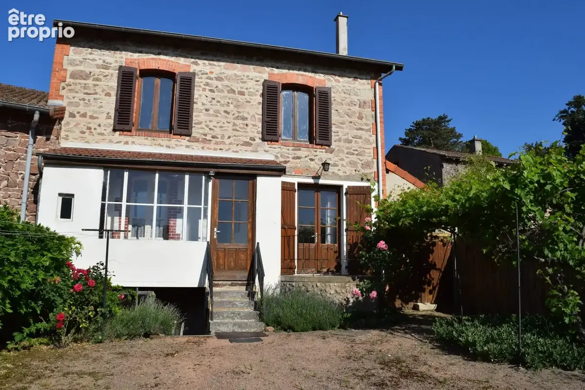 Maison 8 pièces 140 m² à vendre à La Pacaudiere (42310) - photo 2