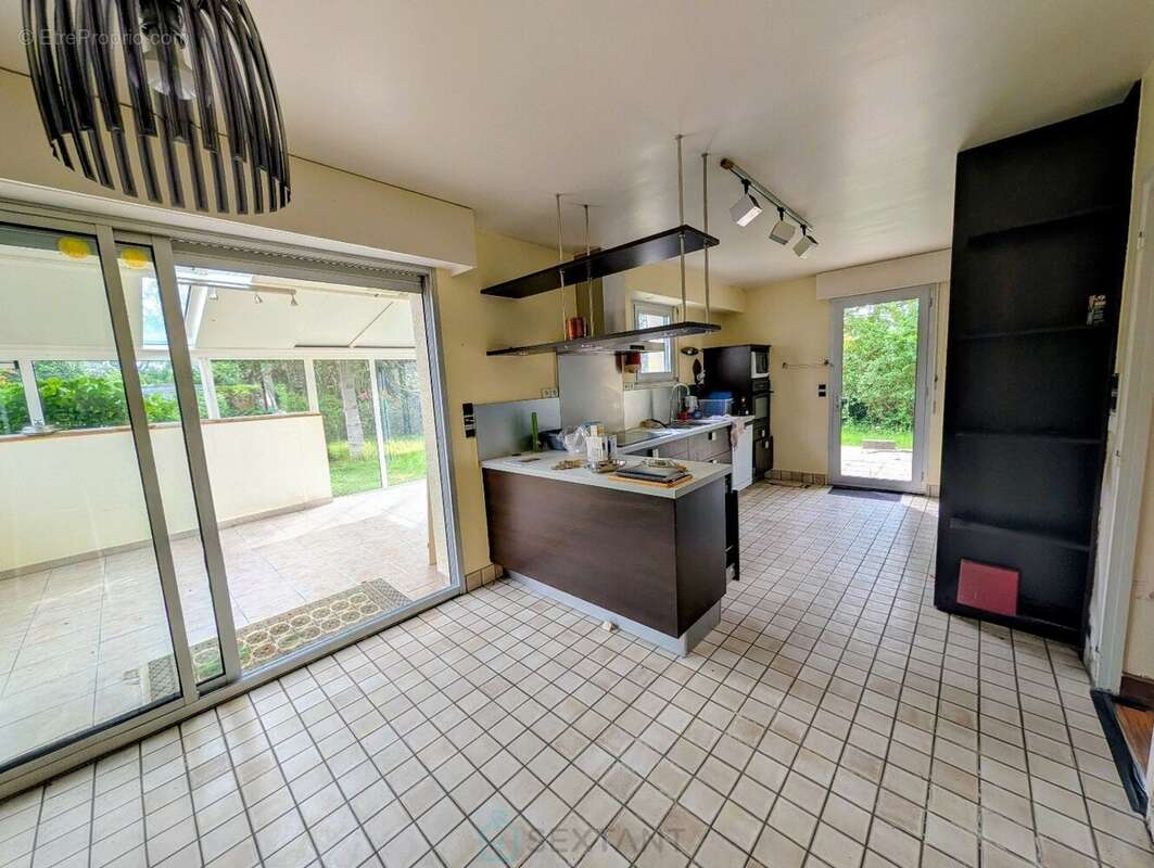 Grande maison d'architecte sur parc arboré - photo 4