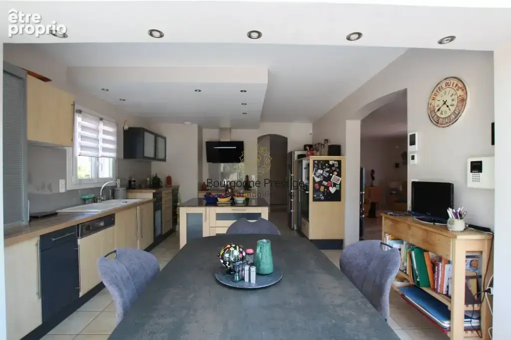 Belle maison familiale sur sous-sol de 132 m² -terrain de 1812 m² et dependance - photo 9