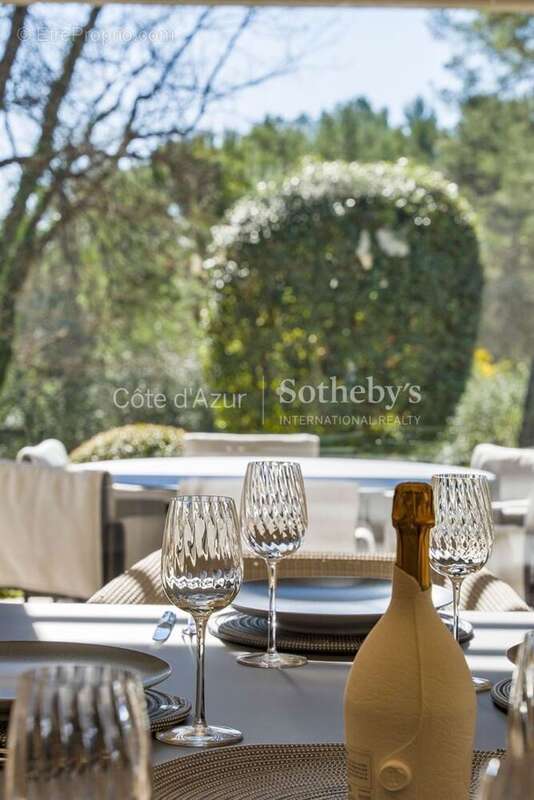 Maison à TOURRETTES