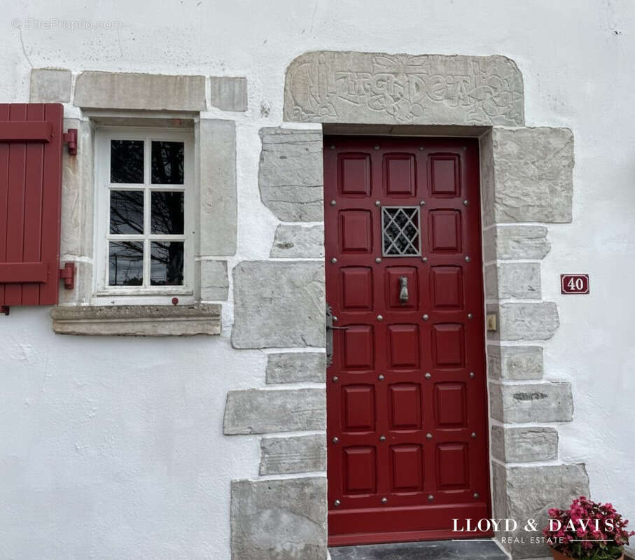 Entrée - Maison à LA BASTIDE-CLAIRENCE