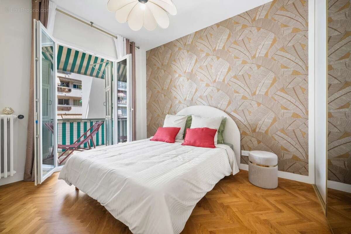 NICE - ALSACE/LORRAINE - Appartement 3 pièces traversant avec terrasses refait à neuf - photo 5