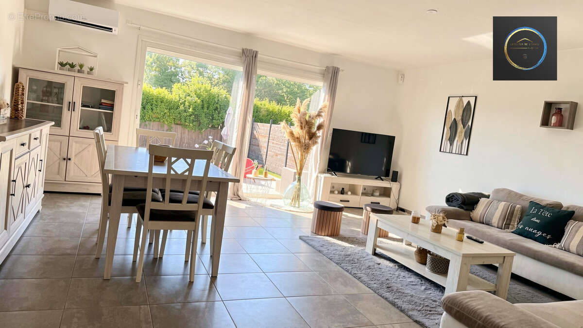 Aimargues, Maison 3 chambres dont 1 suite parentale au rdc , Garage, jardin et piscine dans impasse - photo 11