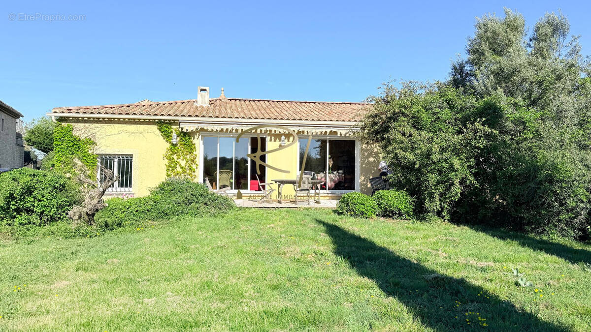 Maison à BARJAC