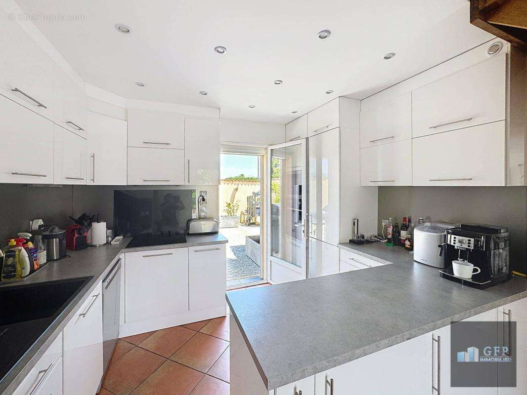 Maison à LA LONDE-LES-MAURES